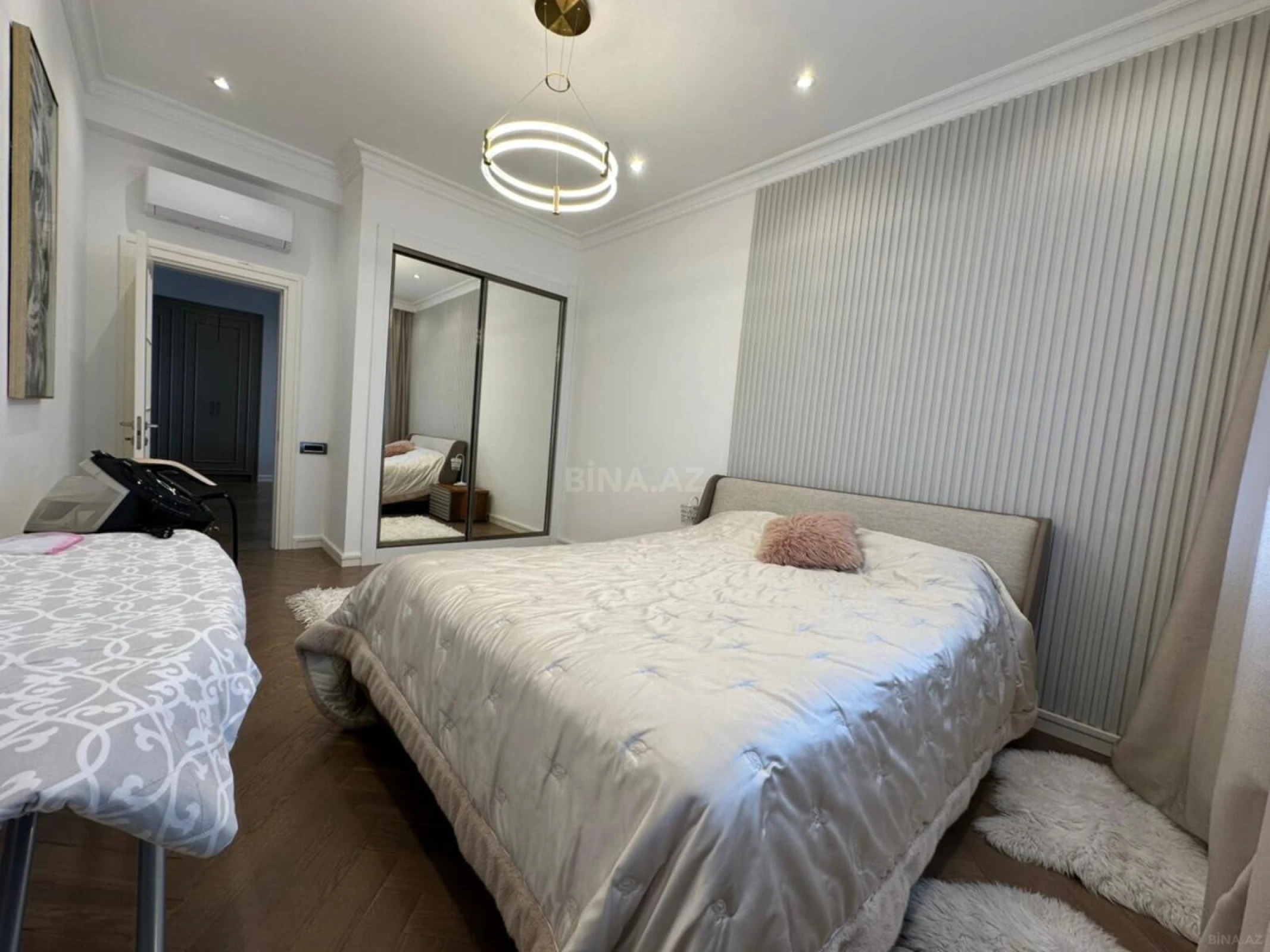 Kirayə verilir 3 otaqlı mənzil 200 m²