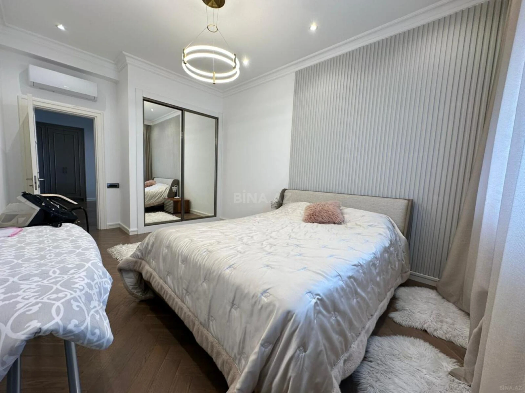 Kirayə verilir 3 otaqlı mənzil 200 m²