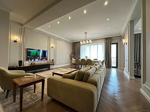 Kirayə verilir 3 otaqlı mənzil 200 m²