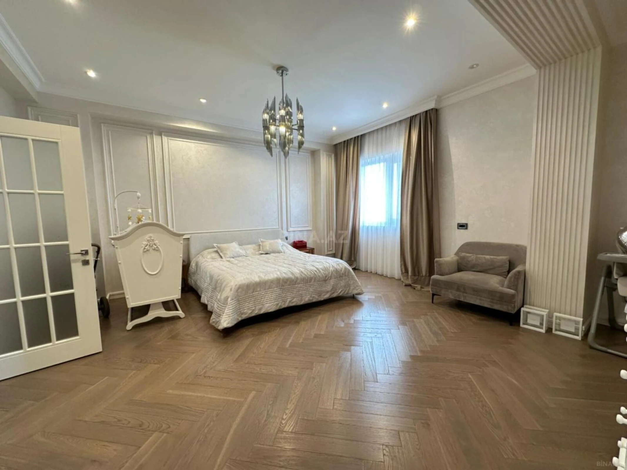 Kirayə verilir 3 otaqlı mənzil 200 m²