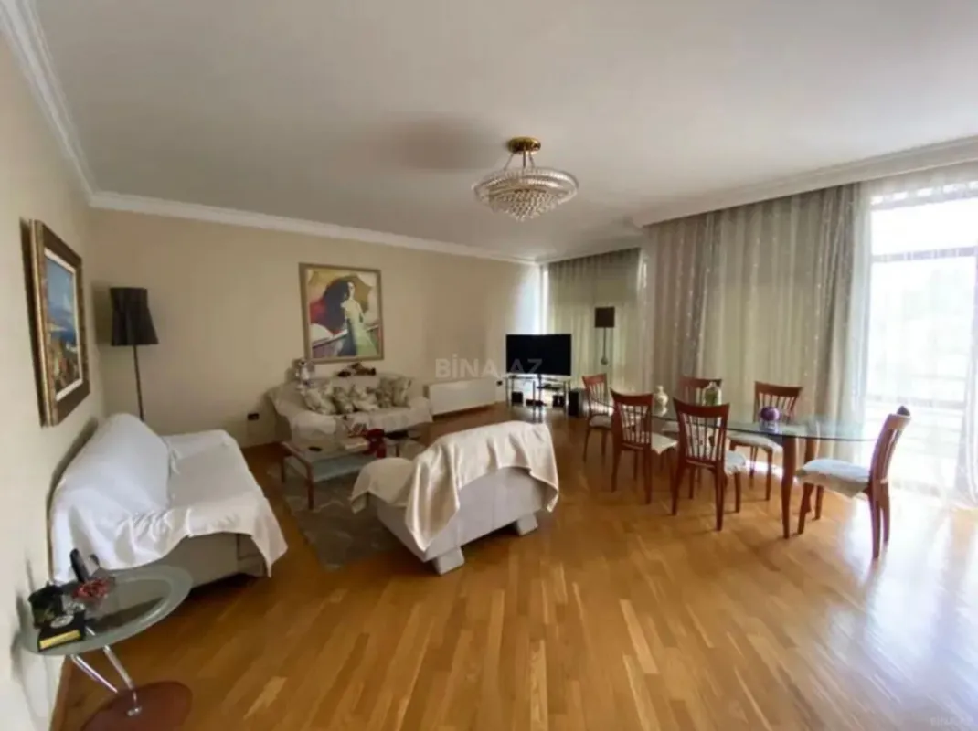 Satılır 3 otaqlı mənzil 130 m²