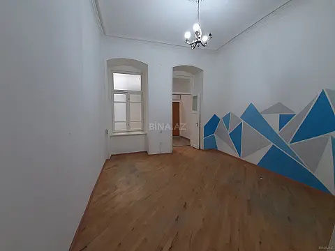 Kirayə verilir 3 otaqlı ofis 90 m²