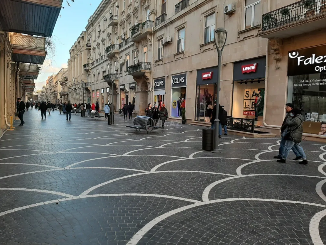 Kirayə verilir 3 otaqlı ofis 90 m²