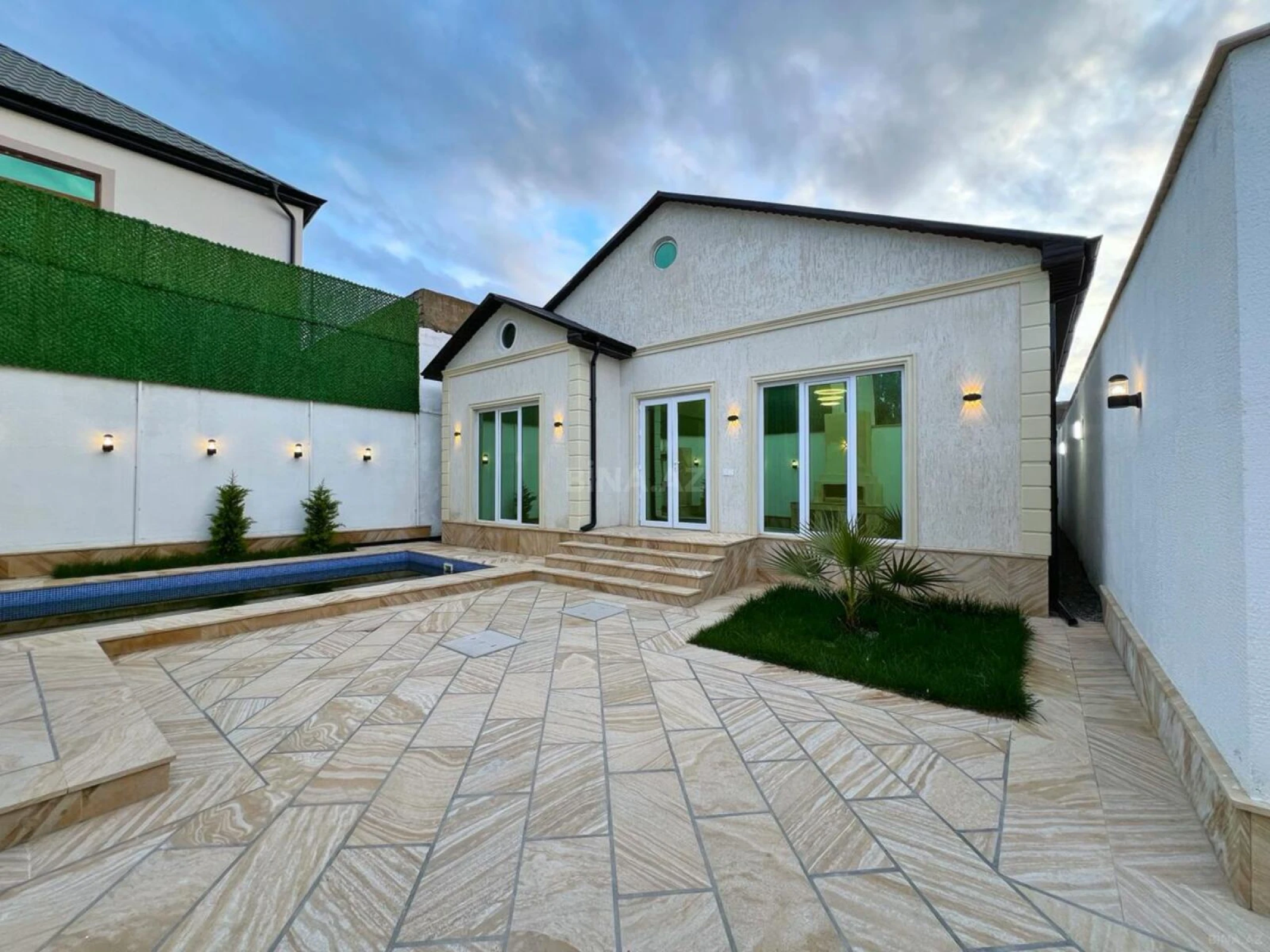 Satılır 4 otaqlı həyət evi 140 m²