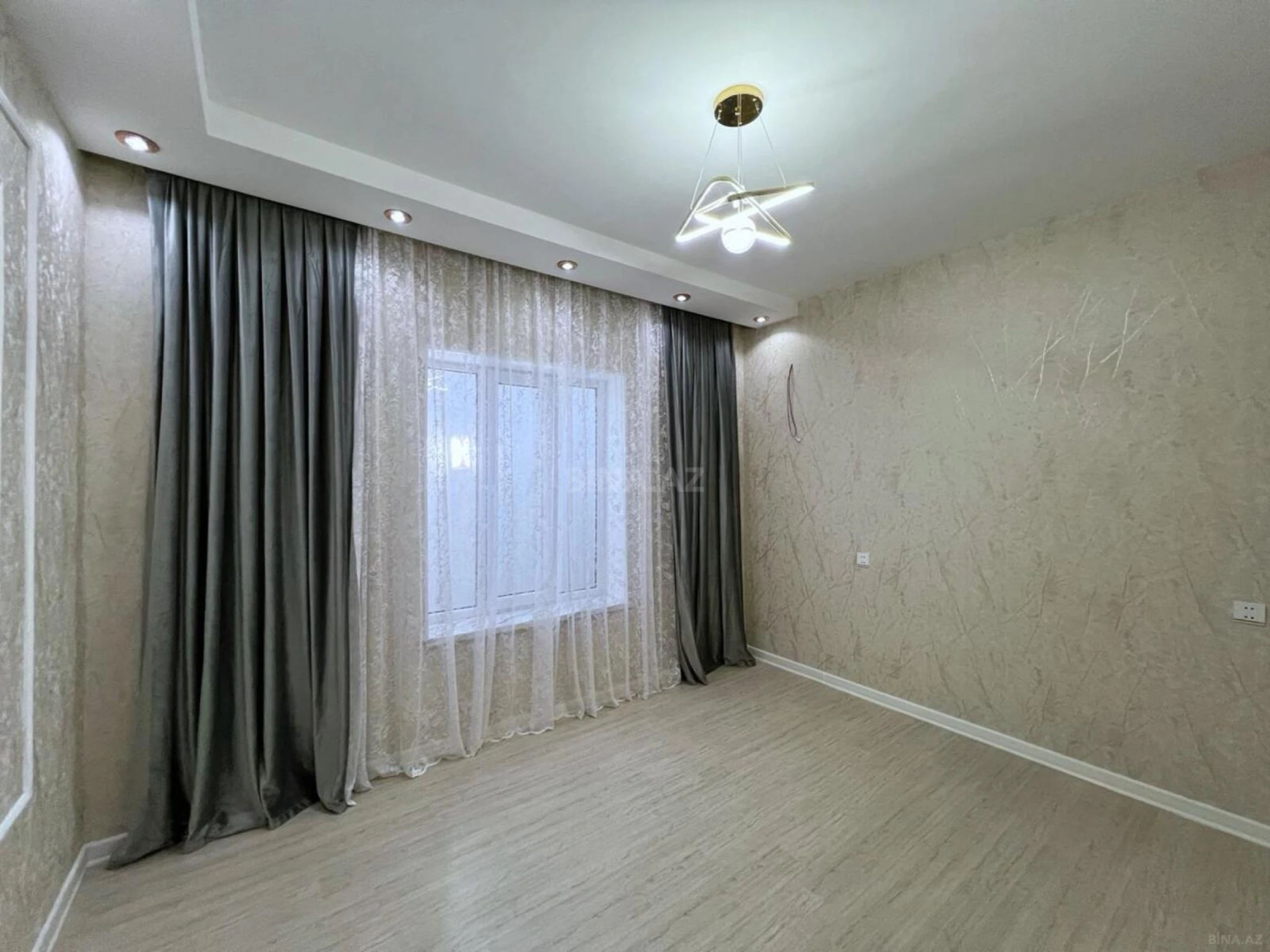 Satılır 4 otaqlı həyət evi 140 m²
