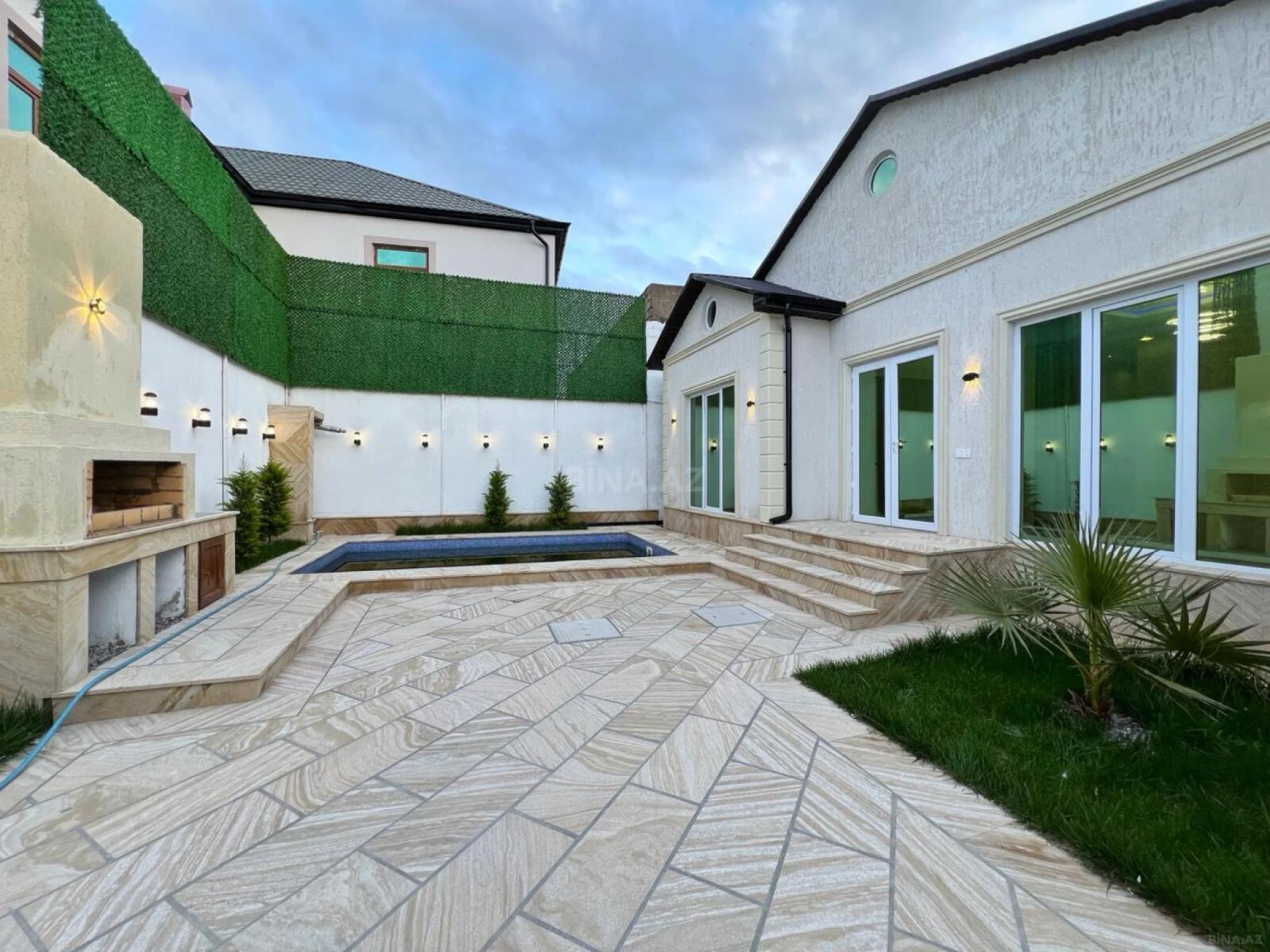 Satılır 4 otaqlı həyət evi 140 m²