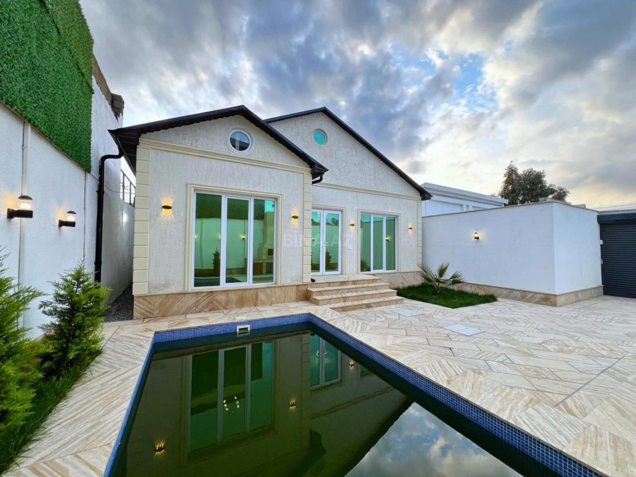 Satılır 4 otaqlı həyət evi 140 m²