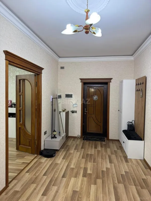 Satılır 3 otaqlı mənzil 120 m²