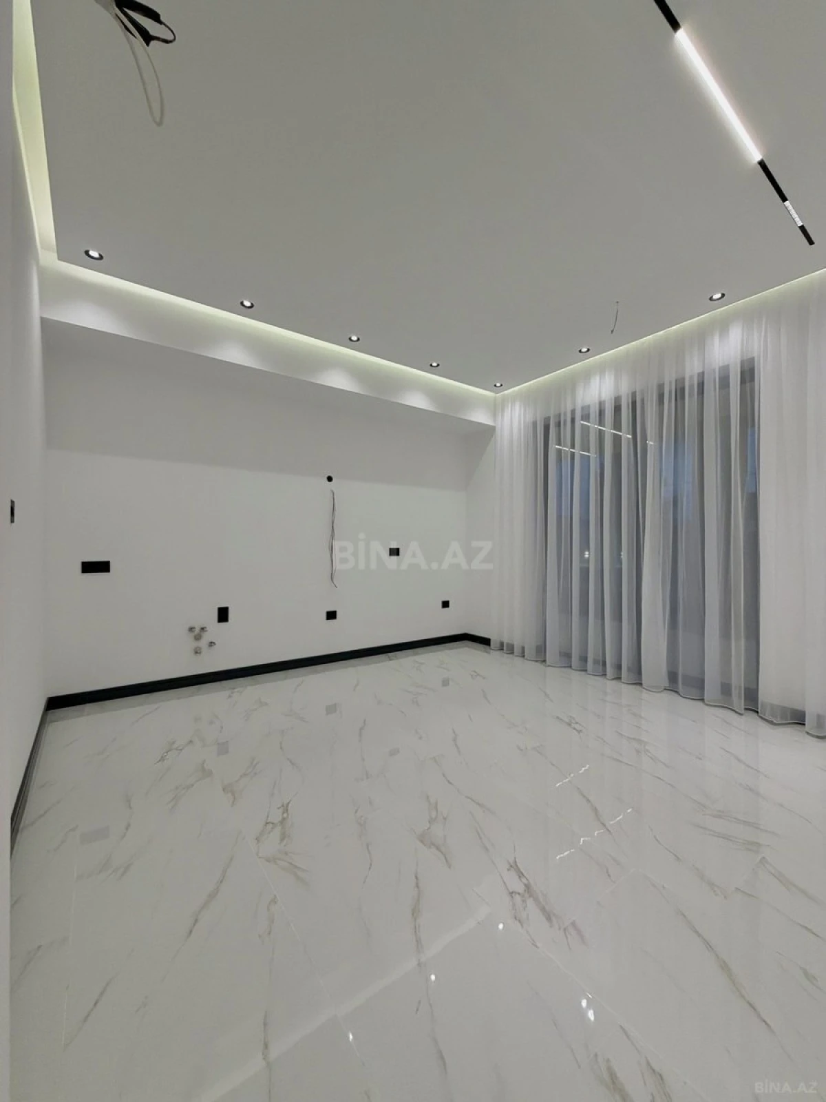 Satılır 5 otaqlı həyət evi 250 m²