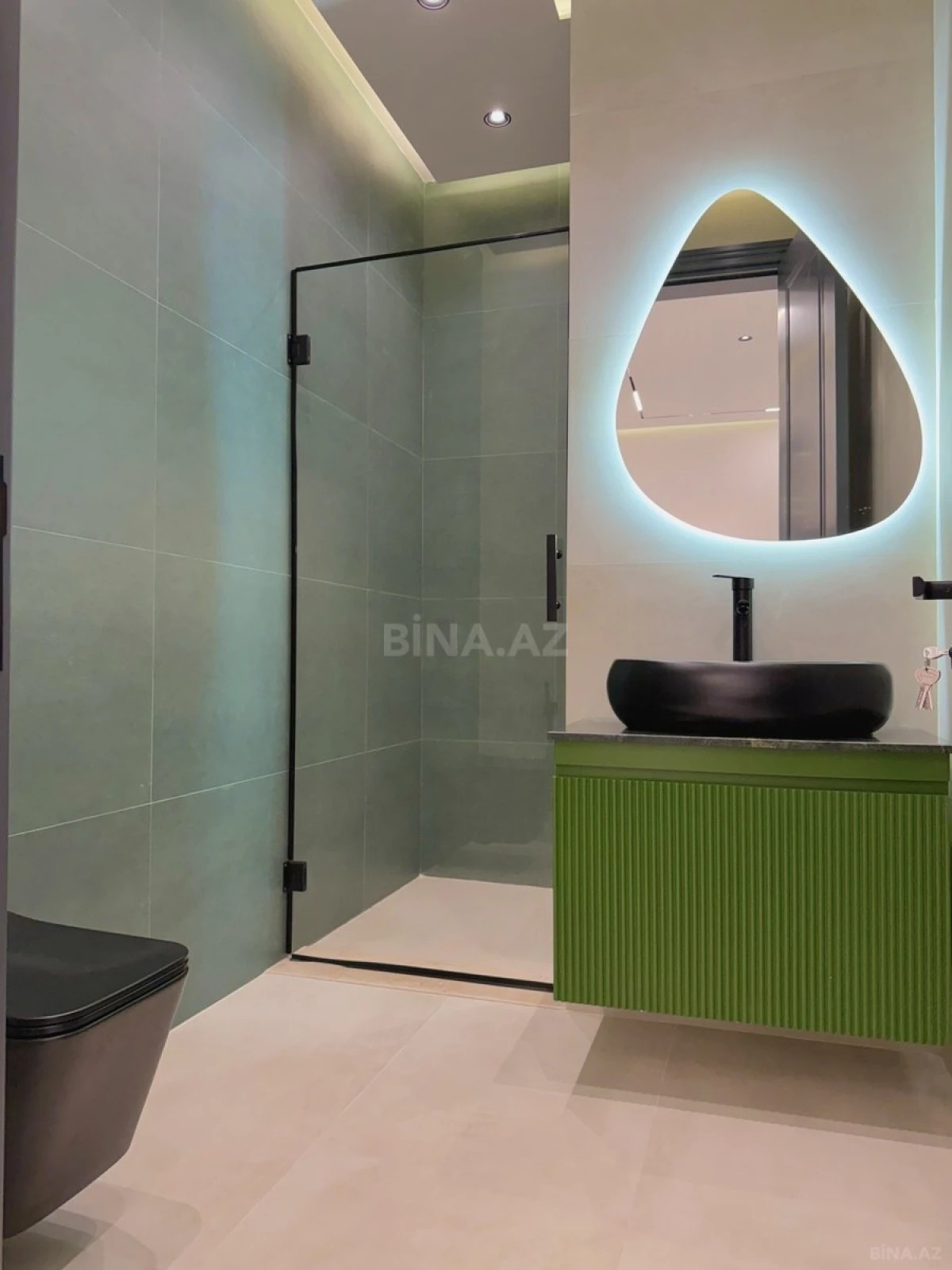 Satılır 5 otaqlı həyət evi 250 m²