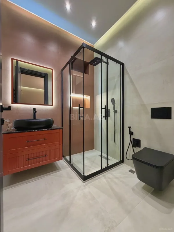 Satılır 5 otaqlı həyət evi 250 m²