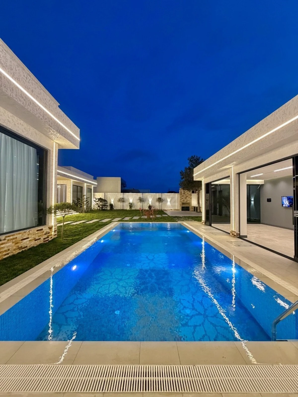 Satılır 5 otaqlı həyət evi 250 m²