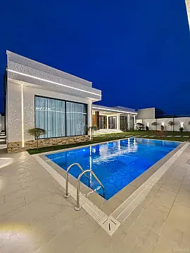 Satılır 5 otaqlı həyət evi 250 m²