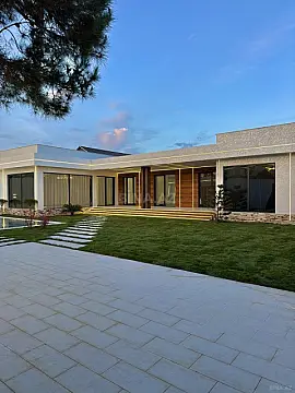 Satılır 5 otaqlı həyət evi 250 m²