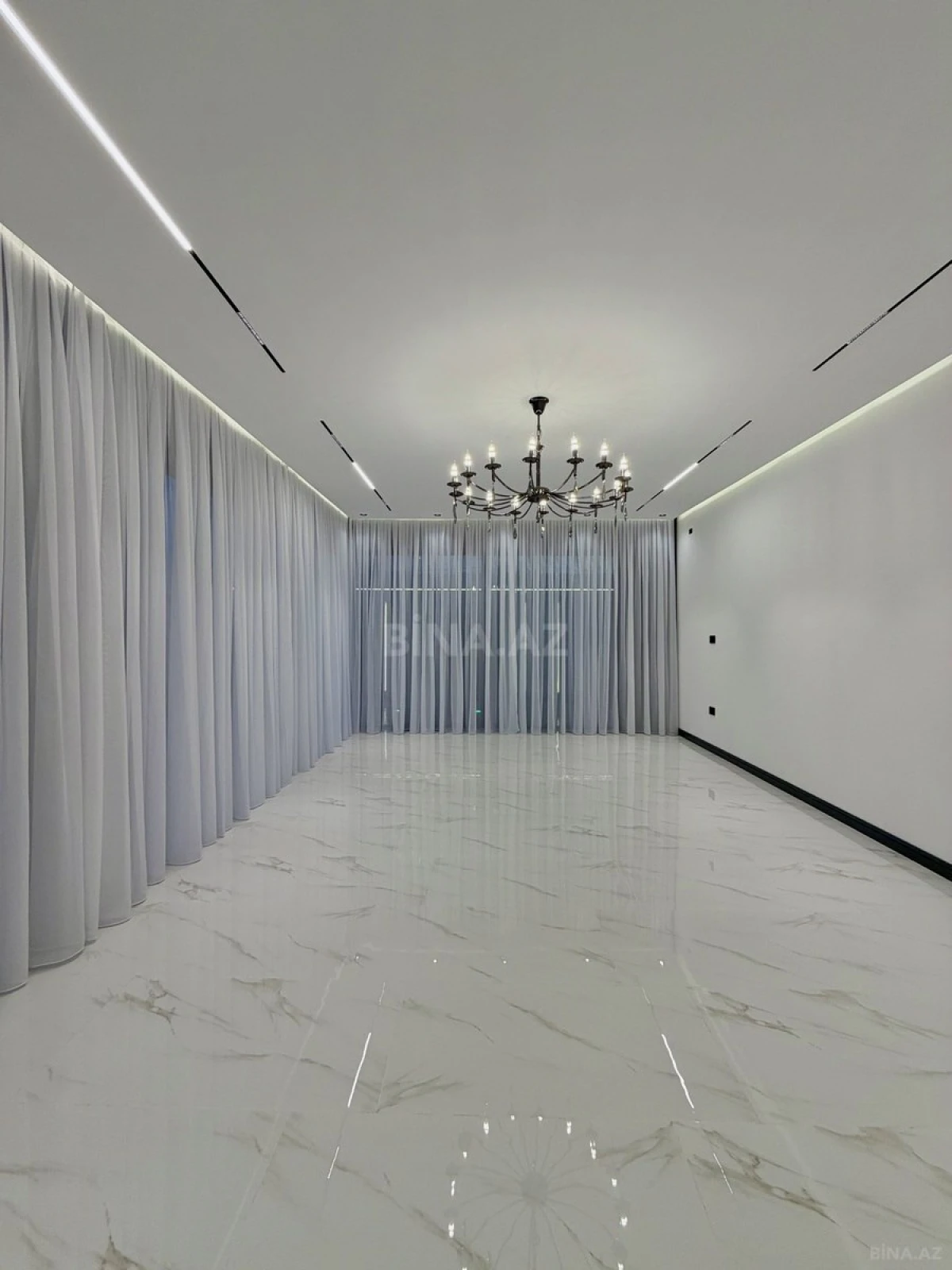 Satılır 5 otaqlı həyət evi 250 m²