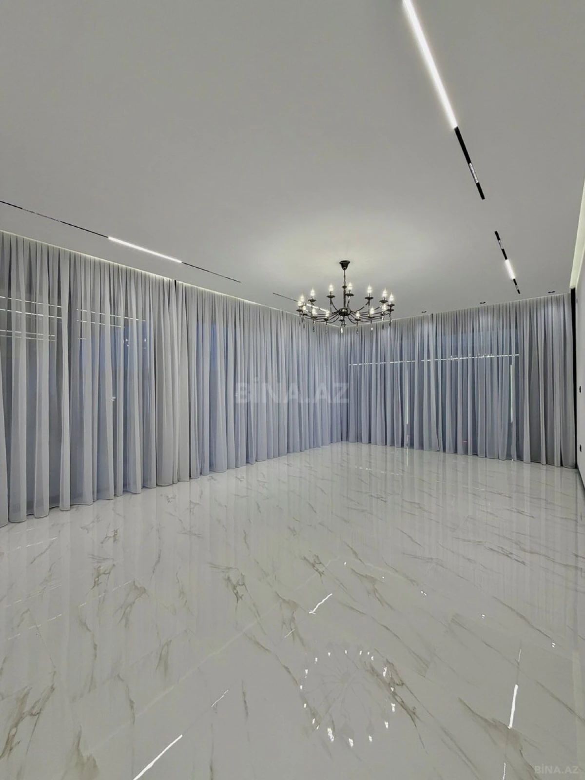 Satılır 5 otaqlı həyət evi 250 m²