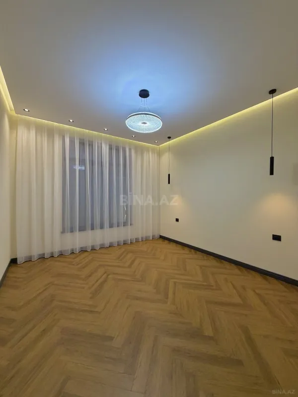 Satılır 5 otaqlı həyət evi 250 m²