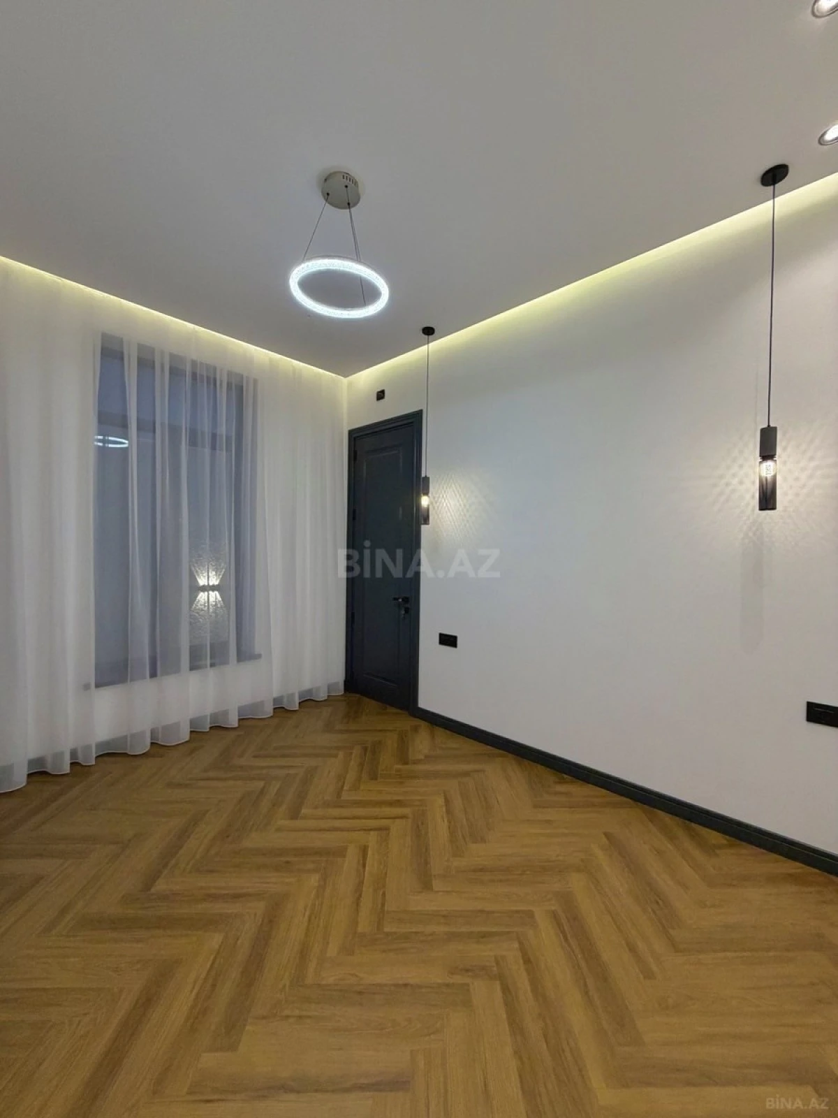 Satılır 5 otaqlı həyət evi 250 m²
