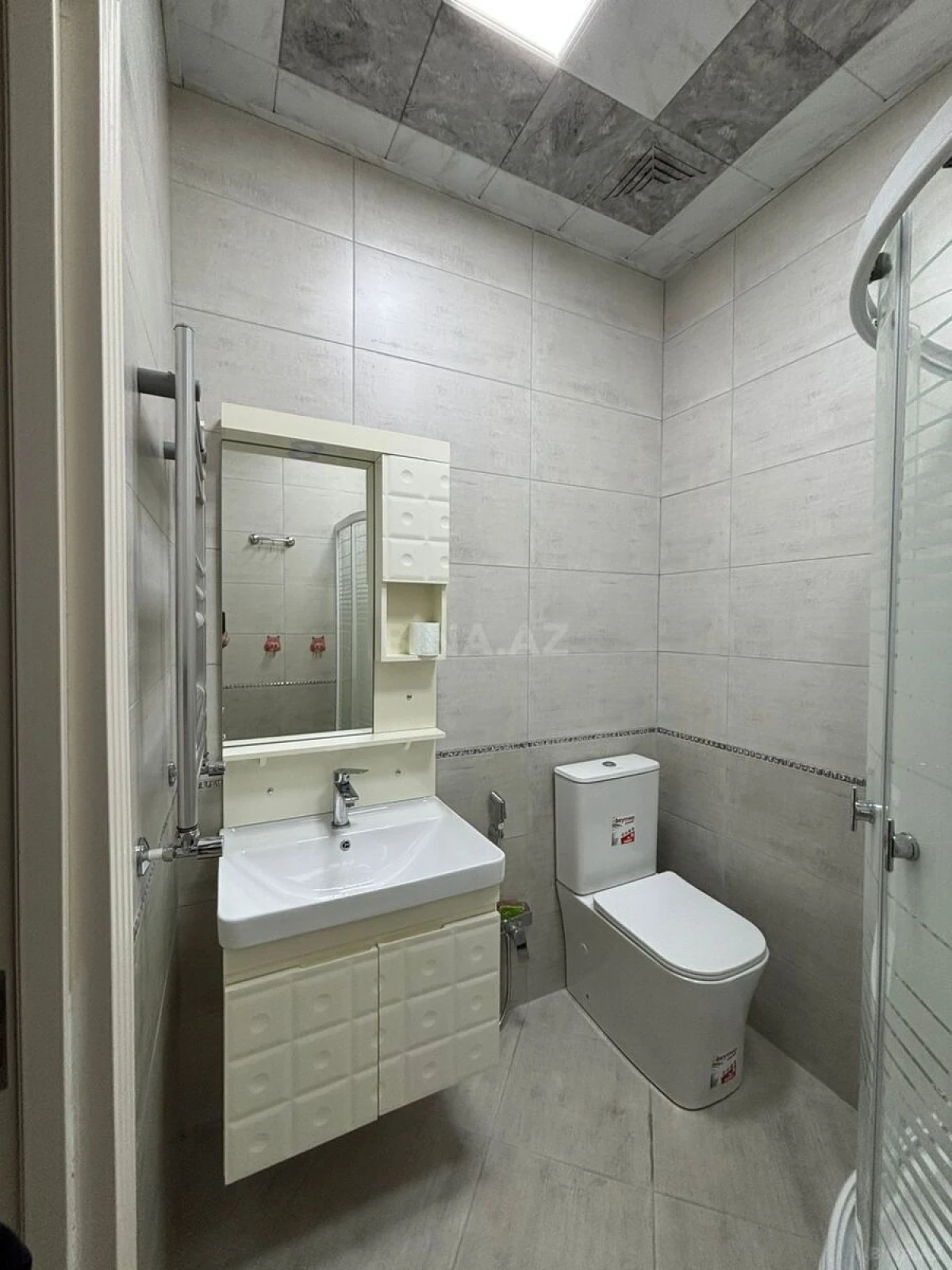 Satılır 1 otaqlı mənzil 47 m²