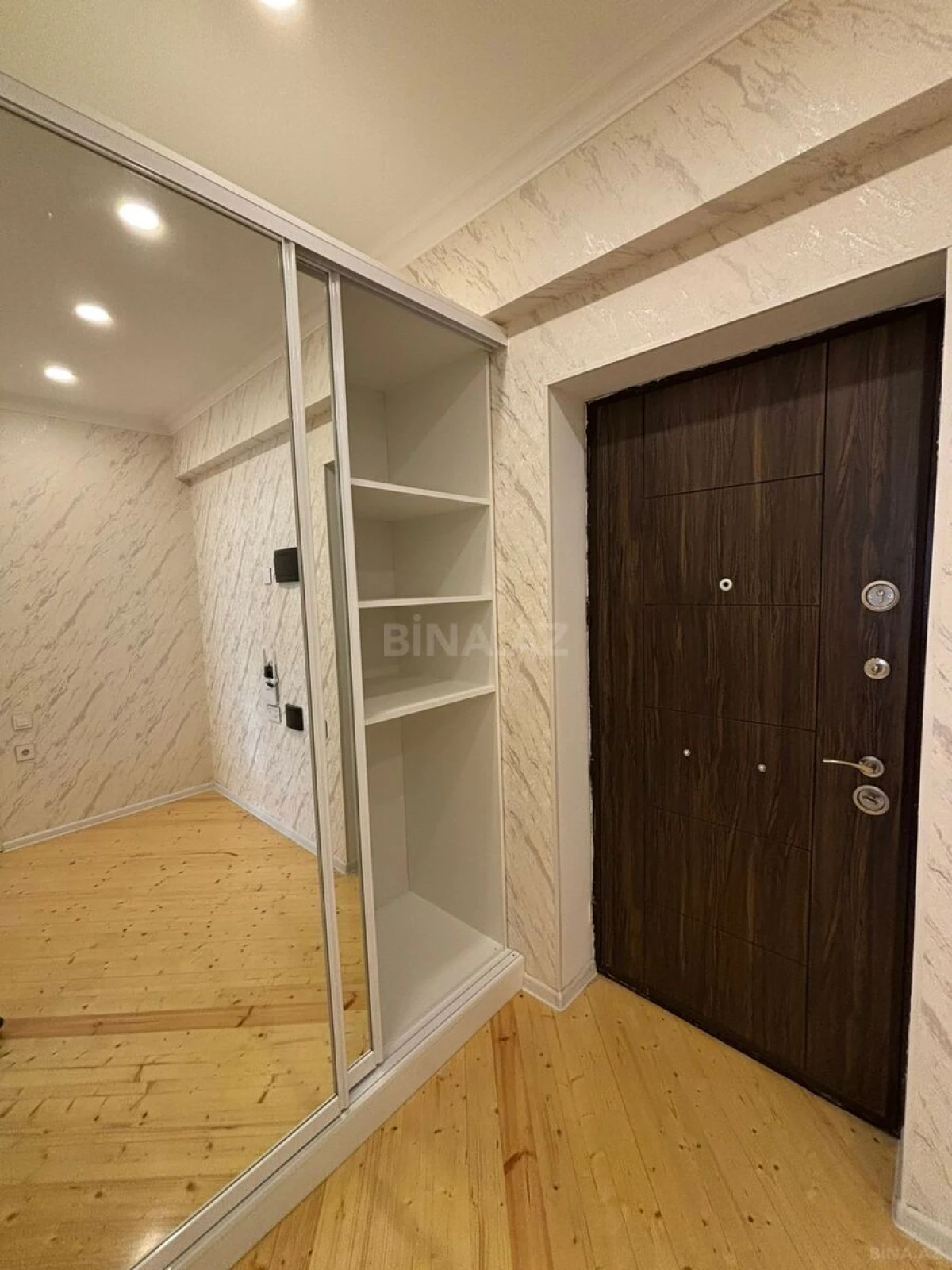 Satılır 1 otaqlı mənzil 47 m²