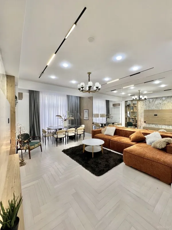 Satılır 3 otaqlı mənzil 117 m²
