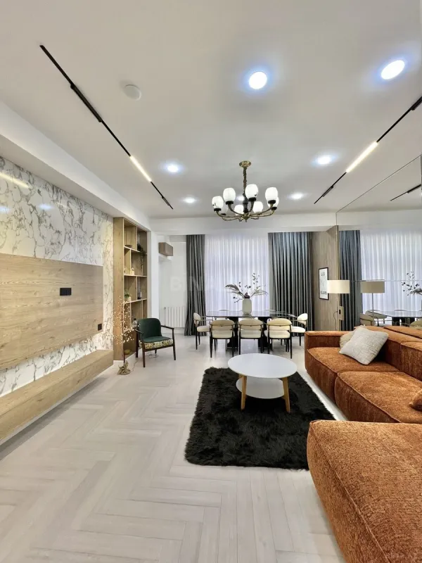 Satılır 3 otaqlı mənzil 117 m²