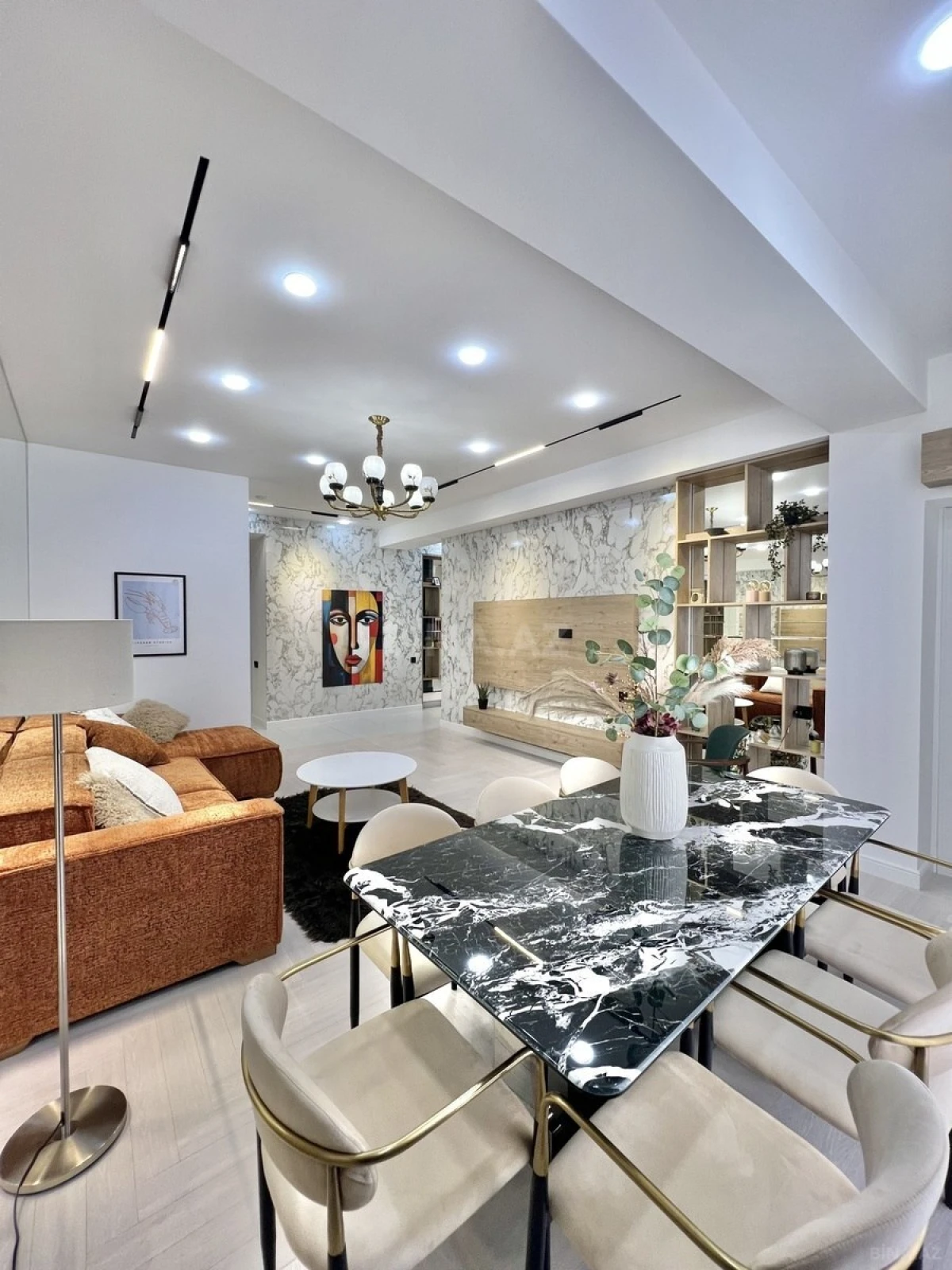 Satılır 3 otaqlı mənzil 117 m²