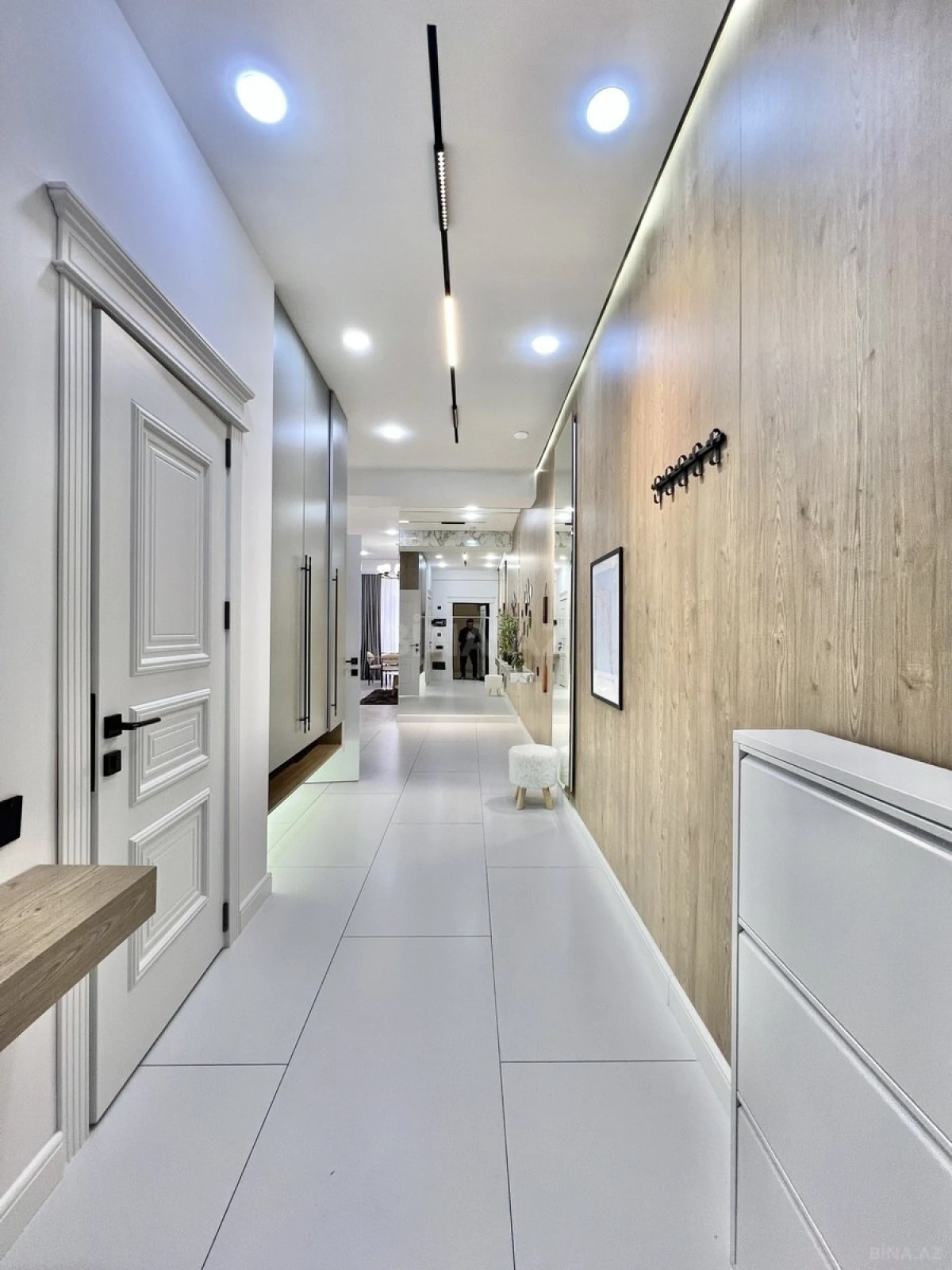 Satılır 3 otaqlı mənzil 117 m²