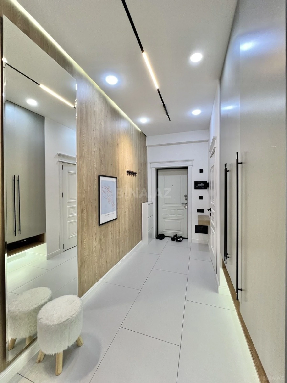Satılır 3 otaqlı mənzil 117 m²