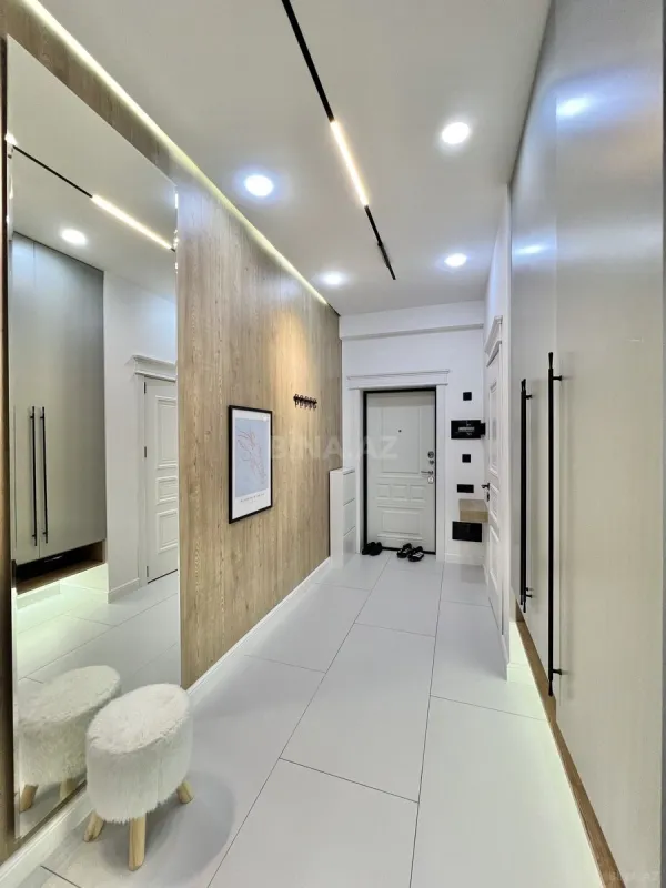 Satılır 3 otaqlı mənzil 117 m²