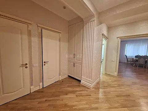 Satılır 3 otaqlı mənzil 135 m² — Bakı 3 otaq 135.00 m²
