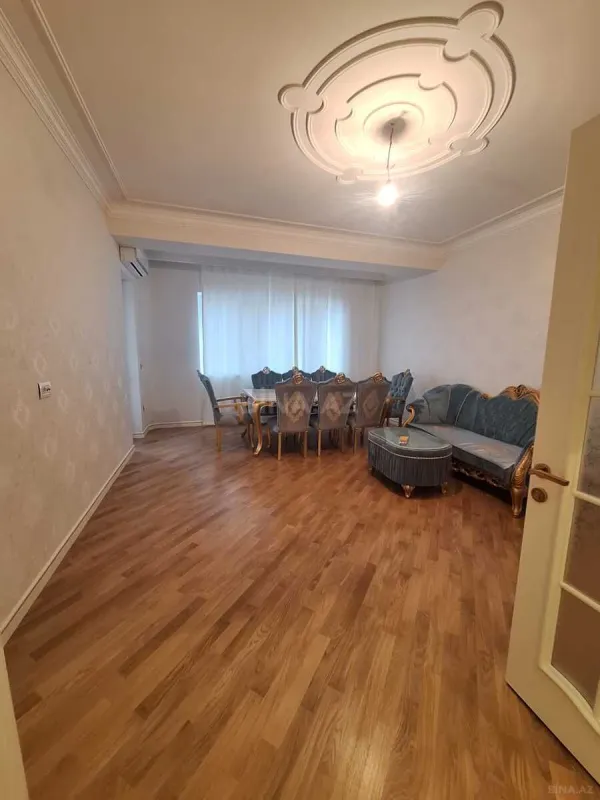 Satılır 3 otaqlı mənzil 135 m²