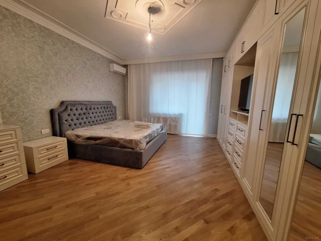 Satılır 3 otaqlı mənzil 135 m²