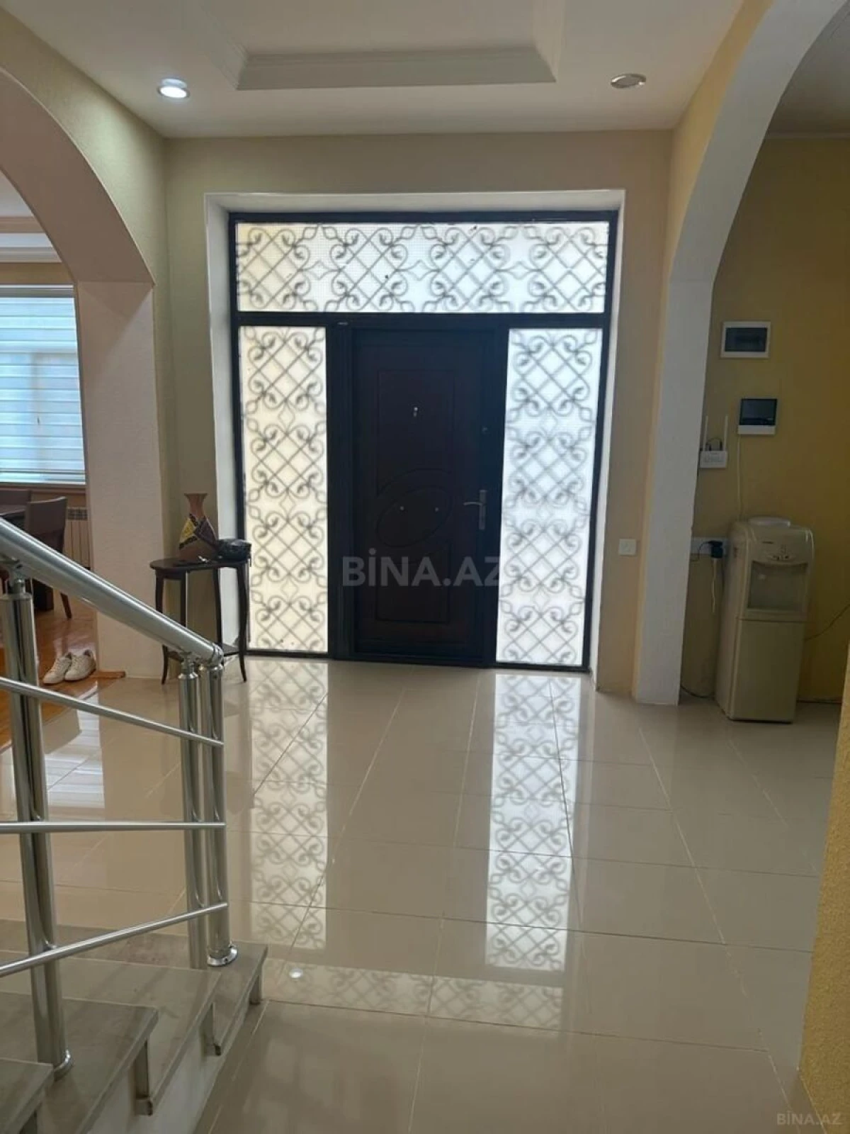 Satılır 4 otaqlı həyət evi 240 m²