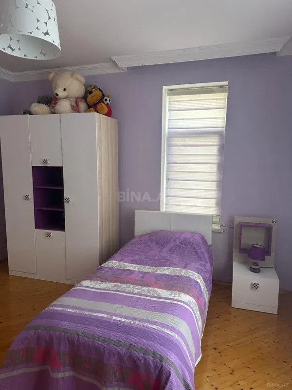 Satılır 4 otaqlı həyət evi 240 m²
