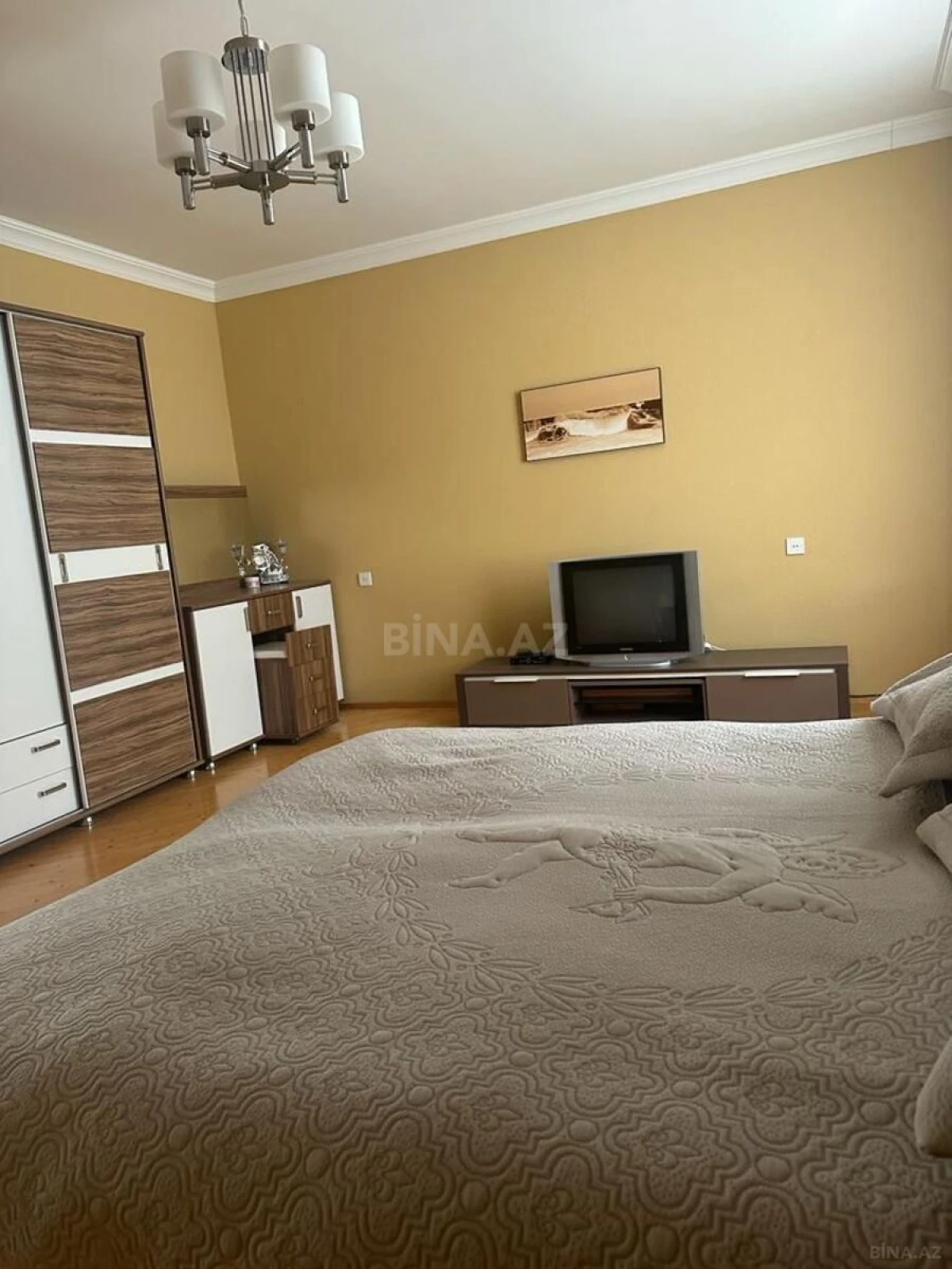 Satılır 4 otaqlı həyət evi 240 m²