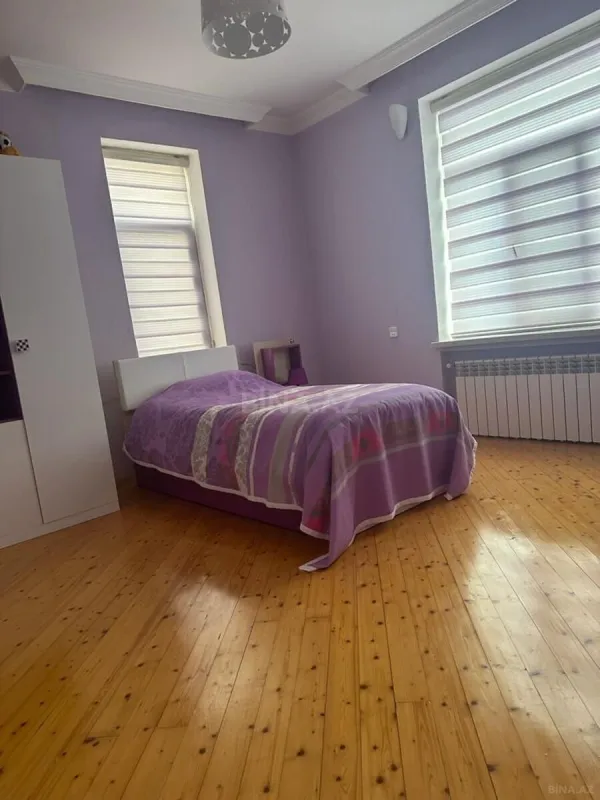 Satılır 4 otaqlı həyət evi 240 m²