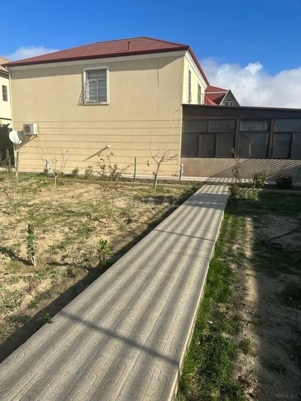 Satılır 4 otaqlı həyət evi 240 m²