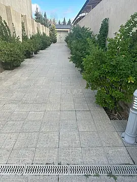 Satılır 4 otaqlı həyət evi 240 m²