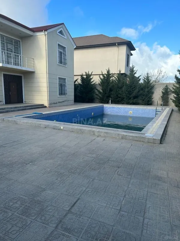 Satılır 4 otaqlı həyət evi 240 m²