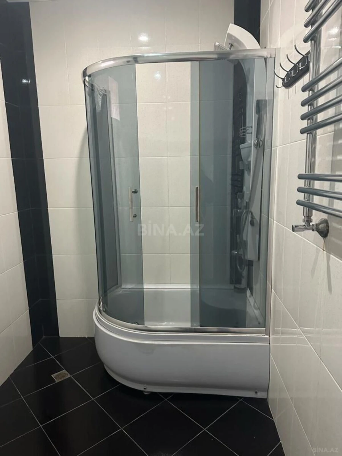 Satılır 4 otaqlı həyət evi 240 m²