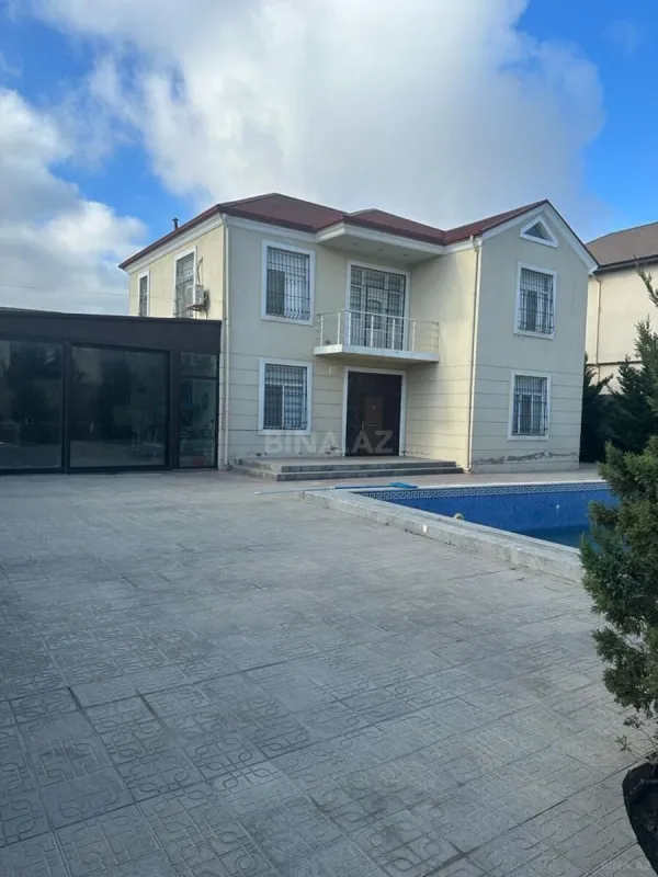 Satılır 4 otaqlı həyət evi 240 m²