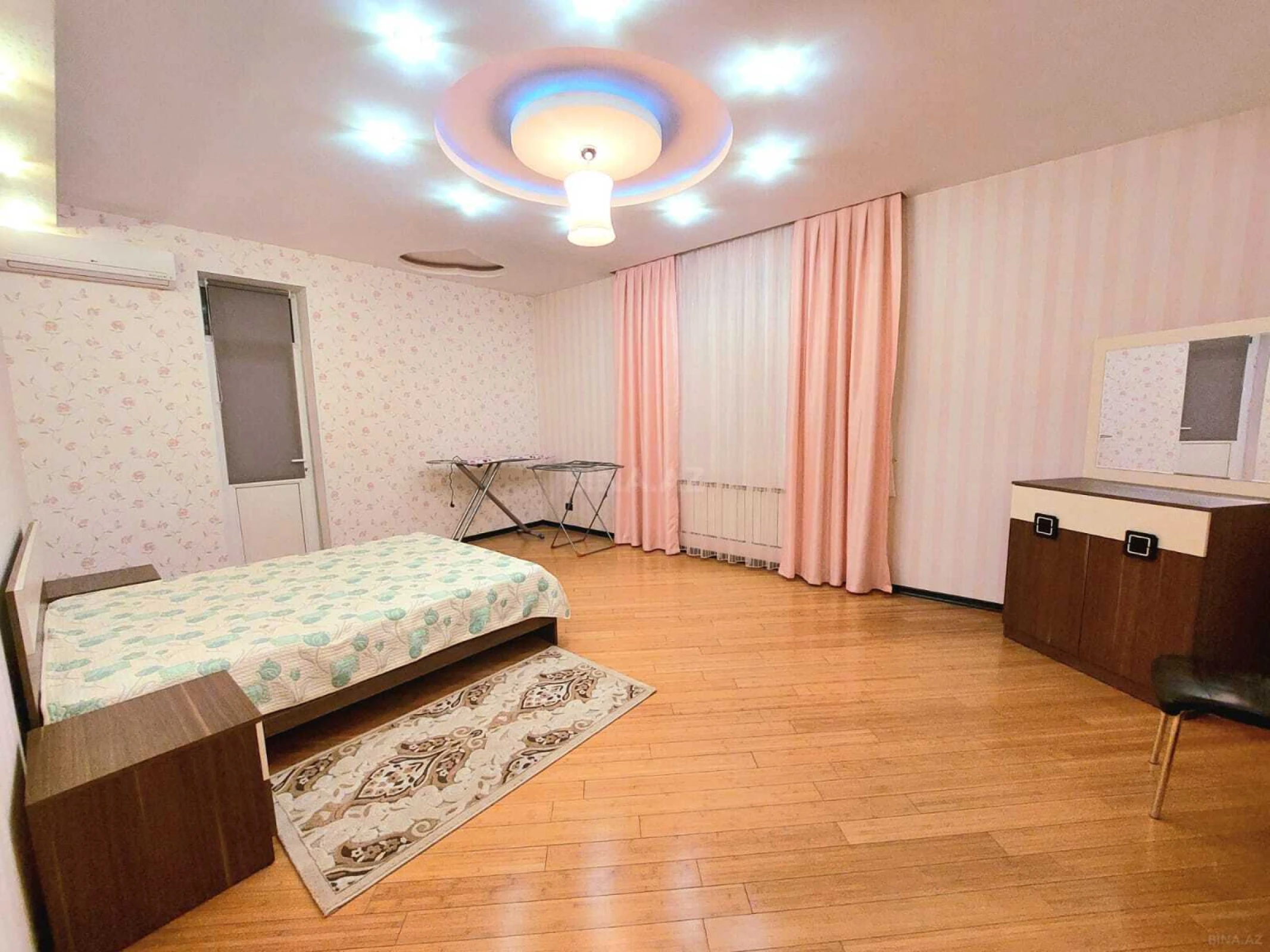 Kirayə verilir 4 otaqlı mənzil 180 m²
