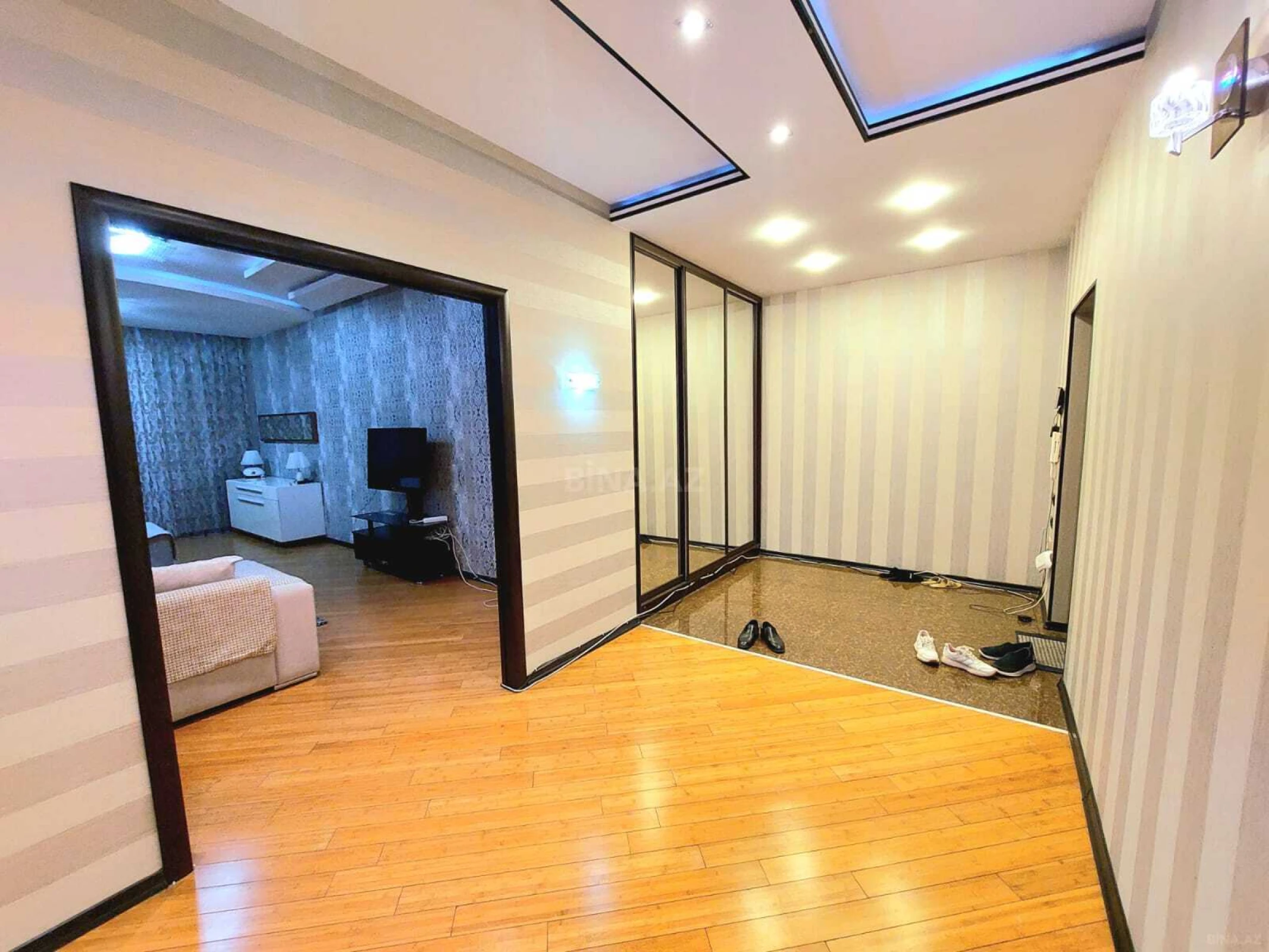 Kirayə verilir 4 otaqlı mənzil 180 m²