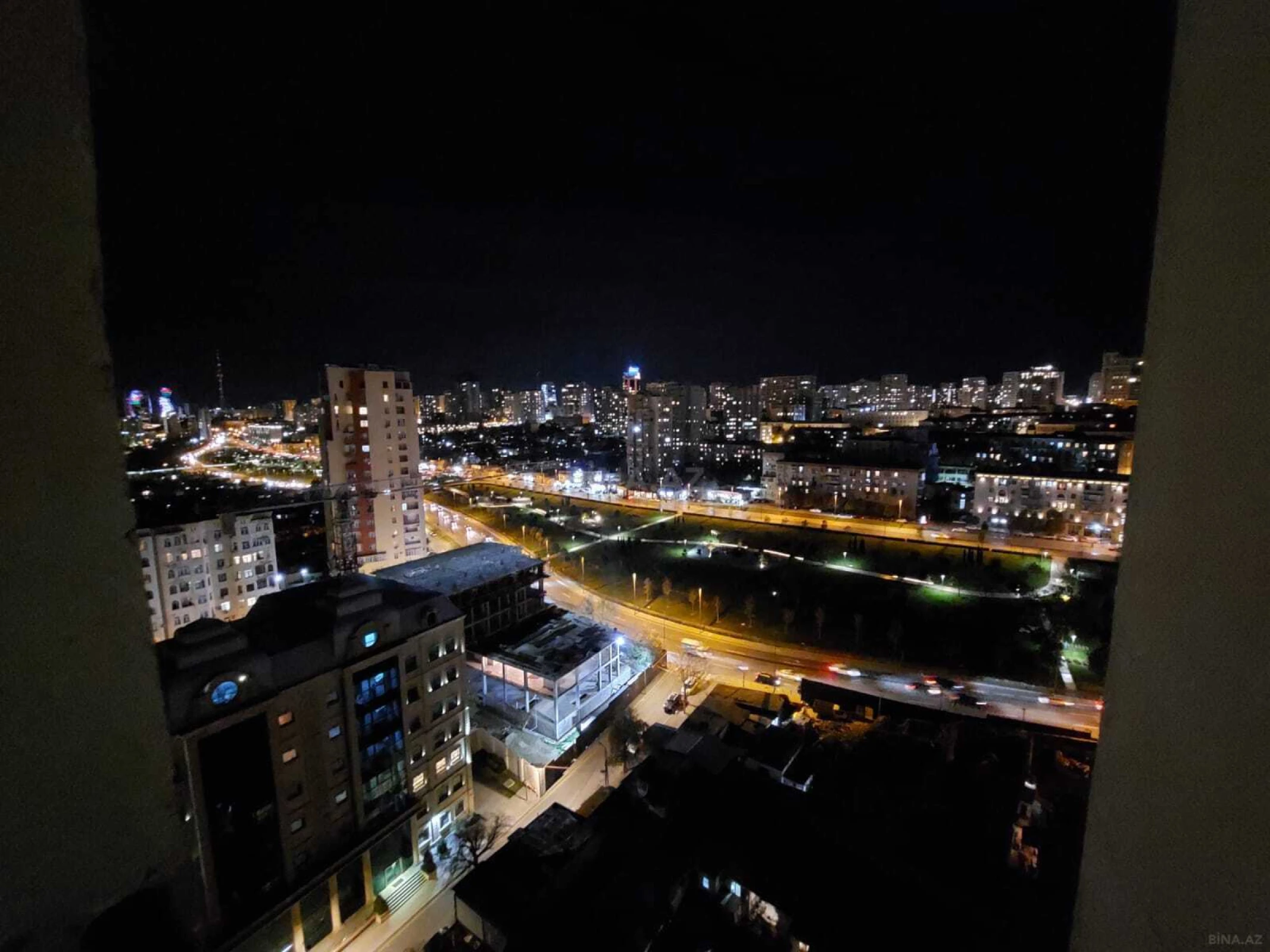 Kirayə verilir 4 otaqlı mənzil 180 m²