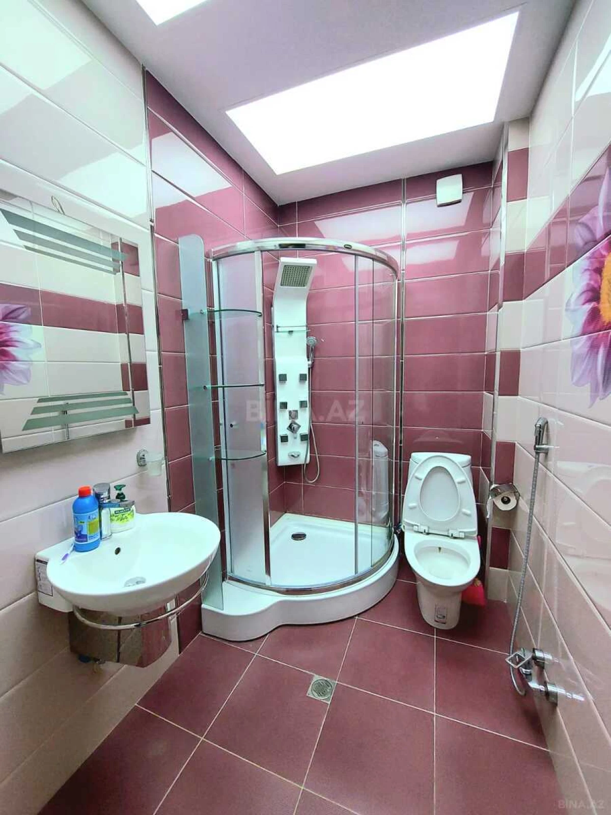 Kirayə verilir 4 otaqlı mənzil 180 m²