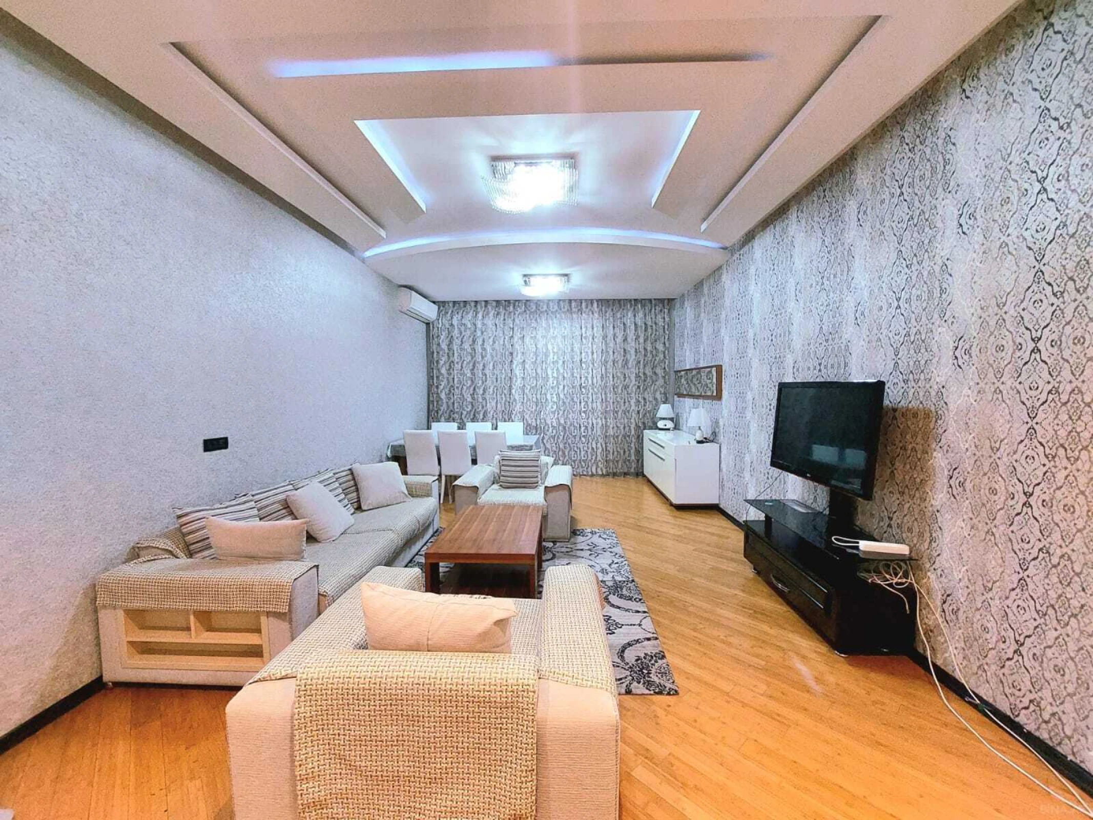 Kirayə verilir 4 otaqlı mənzil 180 m²
