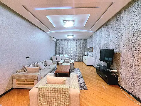Kirayə verilir 4 otaqlı mənzil 180 m² — Bakı, Nizami 4 otaq 180.00 m²
