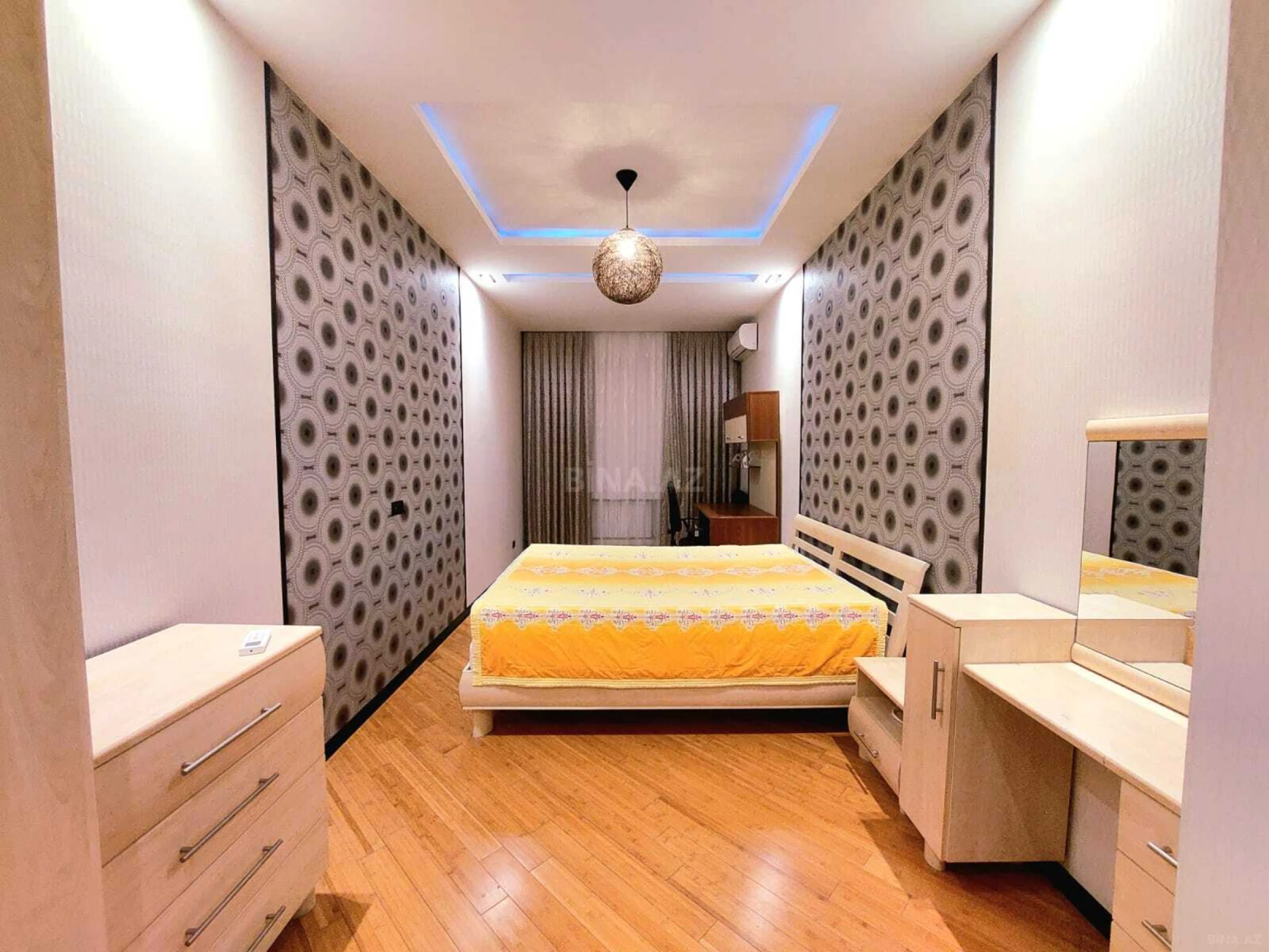 Kirayə verilir 4 otaqlı mənzil 180 m²