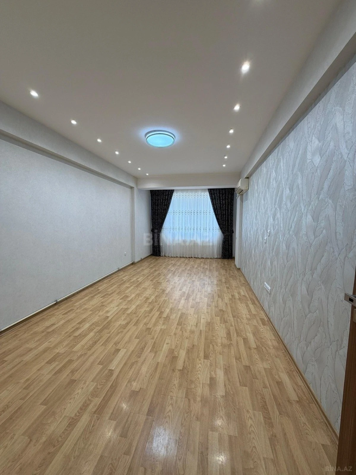 Satılır 2 otaqlı mənzil 68 m²
